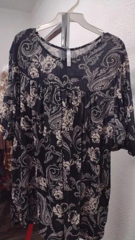 Graphic ShirtsBeautiful Black Paisley Shirred Shirt Top