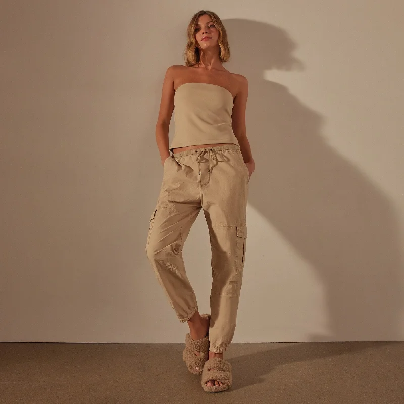 Pegged PantsStretch Poplin Cargo Pant - Sand Dune Pigment